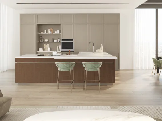 Cucina Convivio con colonne in laccato opaco Grigio Velasca, isola Iconica in finitura Mosaico Marrone Dek; top in Caranto 