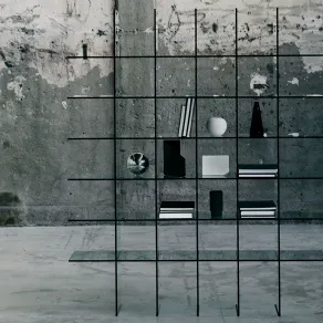 Glass Shelves è la libreria in cristallo trasparente 12mm di Glas Italia