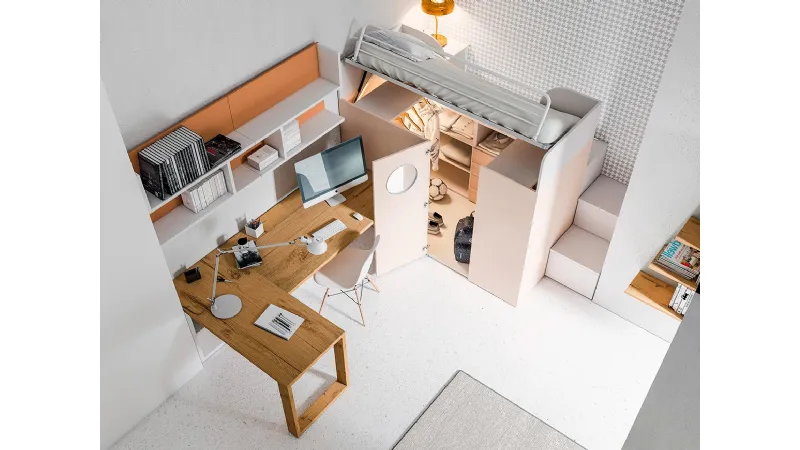 La struttura letto si solleva per accedere in modo confortevole all'interno dell'ampia cabina armadio