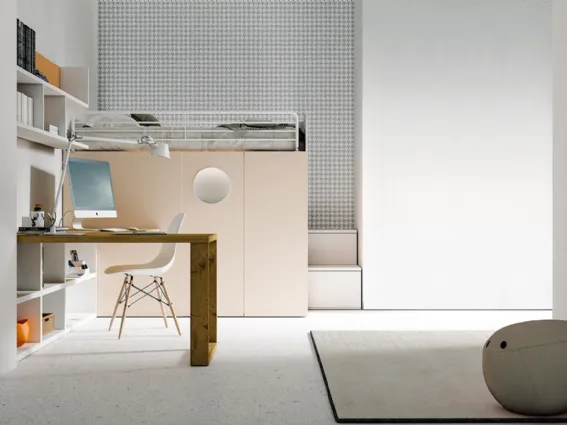 Da questa immagine possiamo notare la compattezza della cabina armadio Container alta 168 cm