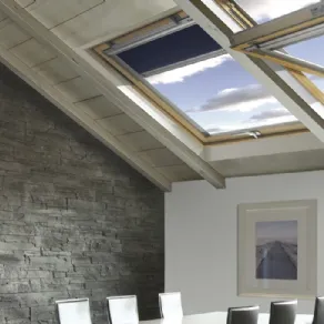 Finestra da tetto a bilico in legno lamellare Style di Claus