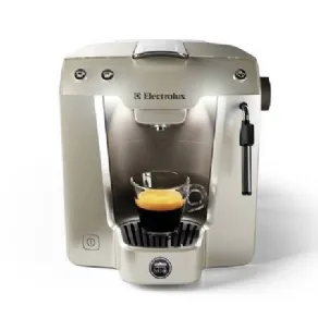 Logo Lavazza e tazzina di caffè