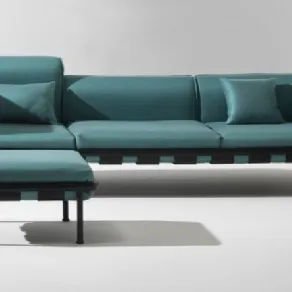 Dock di Emu, designer Sebastian Herkner, un sistema modulare di divani ispirato all'idea grafica del cesto di vimini
