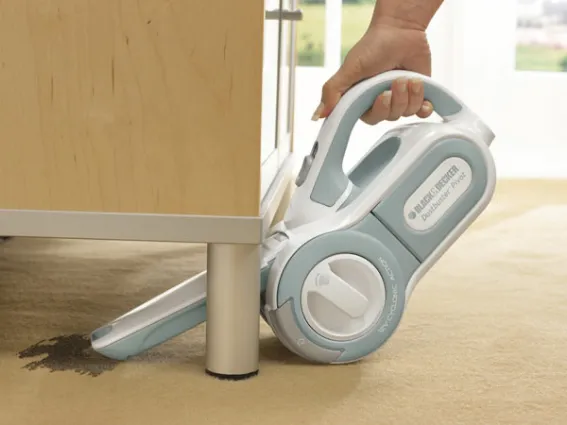 Pulire le macchie sul tappeto