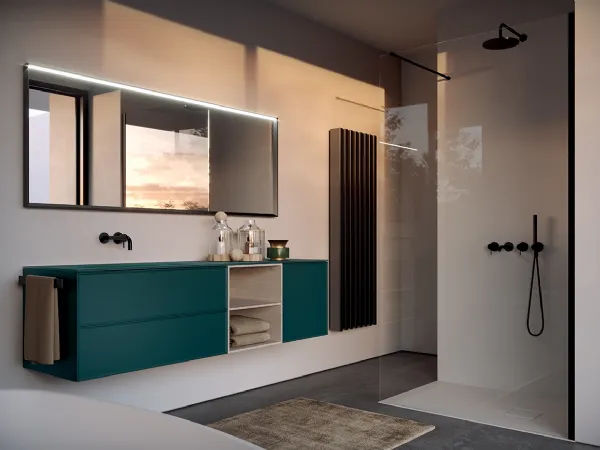 È di un bellissimo colore verde bluastro il mobile bagno laccato soft touch della linea Form