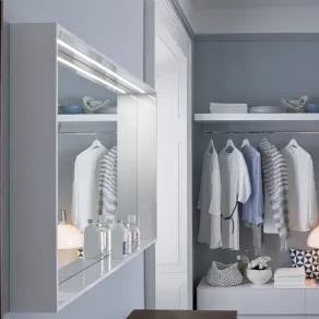 La sala da bagno, ambiente di design oppure la camera da letto come una suite