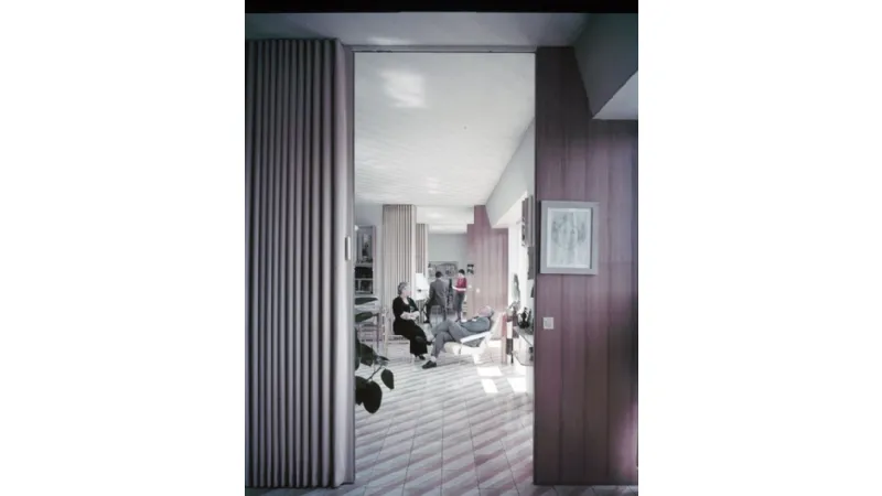Gio Ponti nella sua casa di via Dezza, Credits Gio Ponti Archives