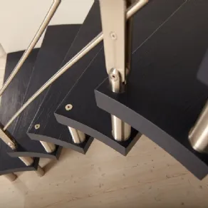 Scala futura novilinea con finitura scura