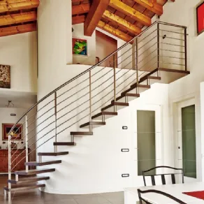 Scala moderna in legno