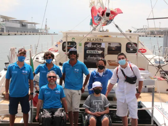 L'equipaggio del catamarano Lo Spirito di Stella
