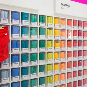 negozio pantone milano