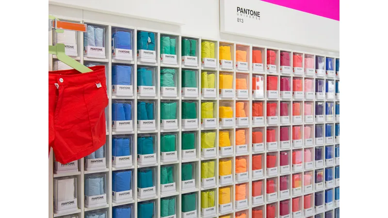 negozio pantone milano