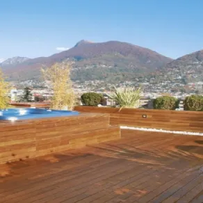 Pavimentazione a listoni in decking