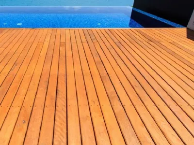 Pavimento da esterno in legno di Iroko prodotto da Onlywood