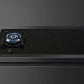 Il piano misto induzione e gas da 90 cm di Smeg