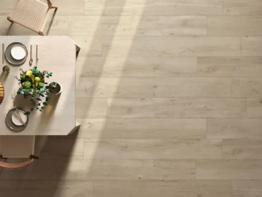 Pavimento rivestito con Privé by Ceramiche Supergres