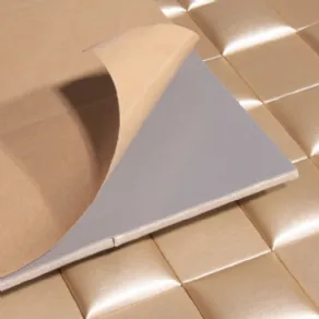 Piastrelle adesive decorative
