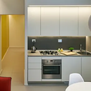 Alassio, alloggio di piccole dimensioni, particolare della cucina, ArchiDesignLab.com
