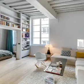 Arredamento moderno in appartamento di piccole dimensioni