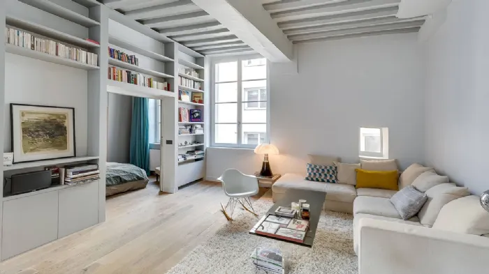 Arredamento moderno in appartamento di piccole dimensioni