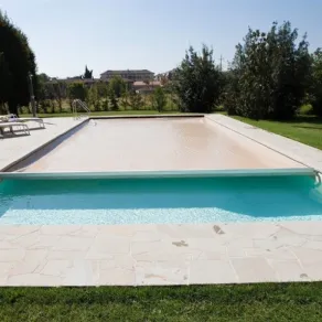 Piscine da giardino con copertura