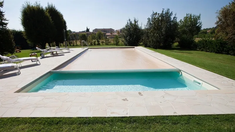 Piscine da giardino con copertura