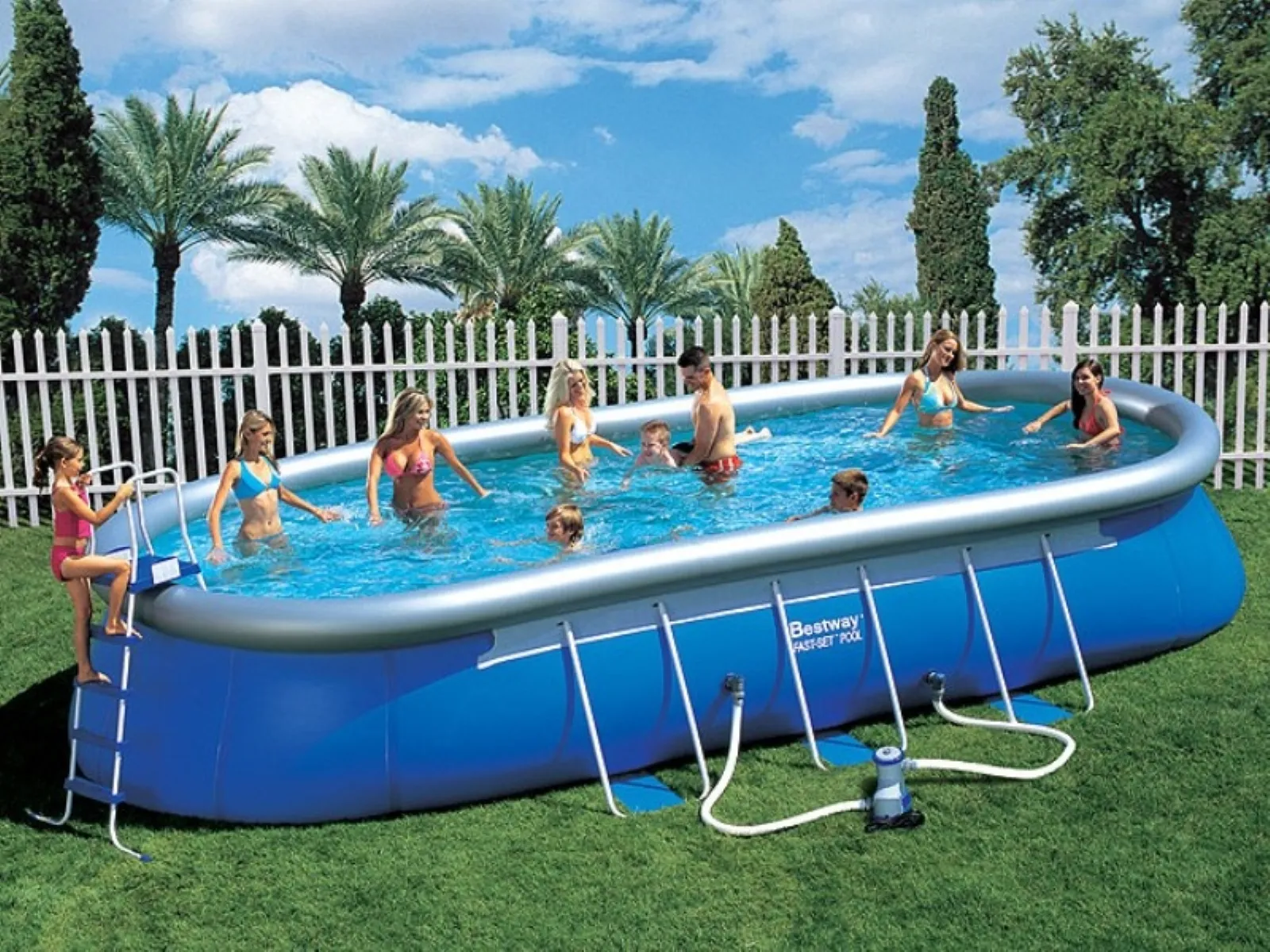 Le piscine gonfiabili: esempi, foto di una tipica piscine gonfiabile