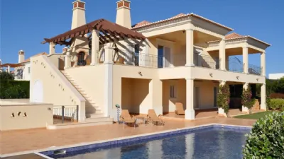 casa con piscina