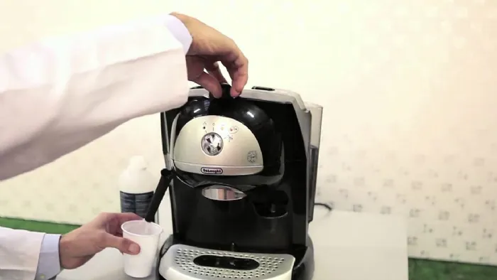decalcificazione macchina caffè