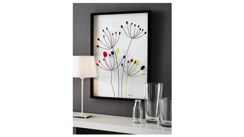 Quadri Ikea. Dettagli di arredo