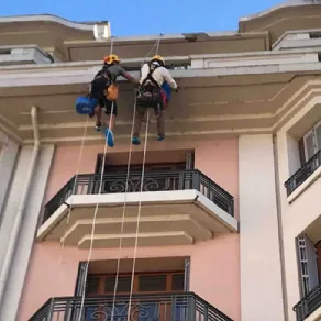 Ripristino del cornicione di un palazzo