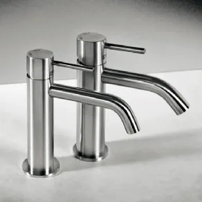 Rubinetto incasso a parete CleoSteel 48 per lavabo. Finitura Acciaio Inox Spazzolato