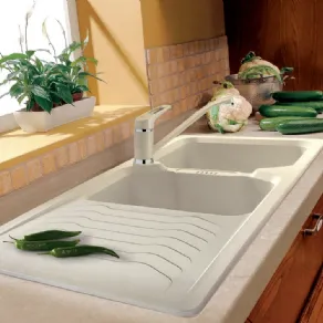 Miscelatore e lavello in fragranite Franke