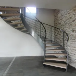 Un esempio di scala a chiocciola in ferro 
