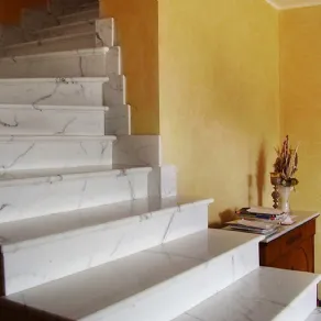 scala in marmo classica