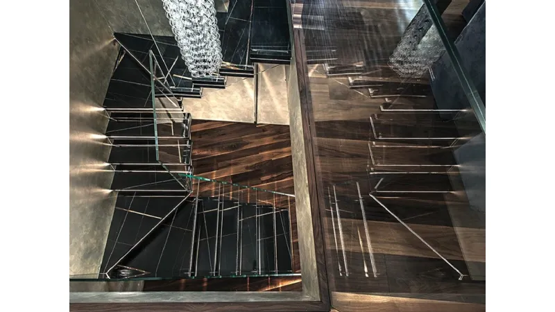 Scala a sbalzo in marmo Luxo di Officine Sandrini 