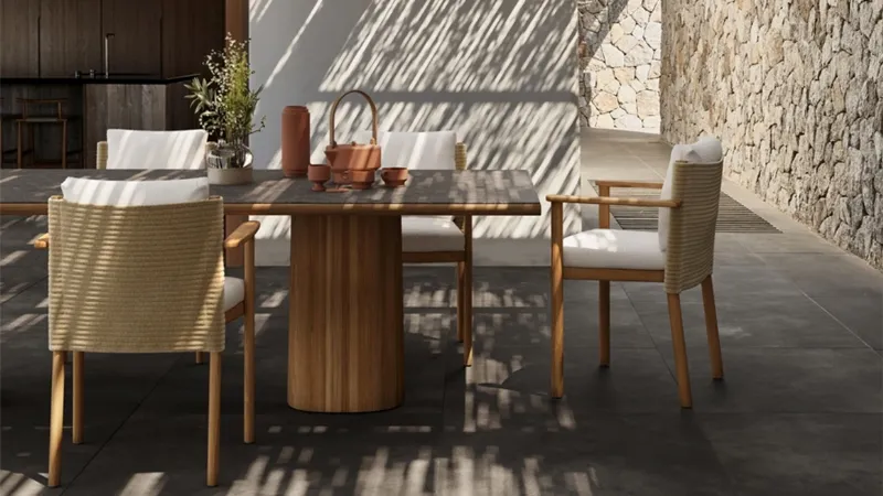 Poltroncina Giro di Kettal, con schienale in corda