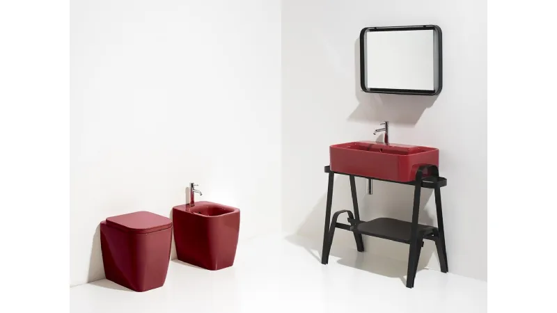 Per il lavabo HOP di Simas e gli altri sanitari un vivace rubino lucido