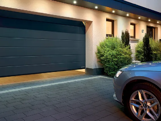 Portone sezionale LPU 67 Thermo di Hörmann