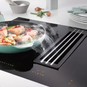Il piano a induzione Miele KMDA 7774-1 FR