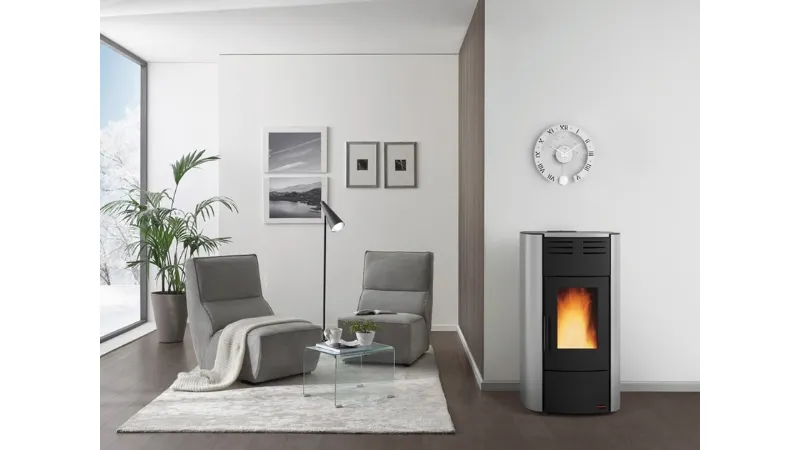 La termostufa a pellet ventilata Raffaella Idro 2.0