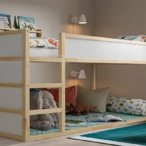 Letto con soppalco modello Kura di Ikea