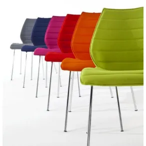 Sedie colorate dell'Ikea