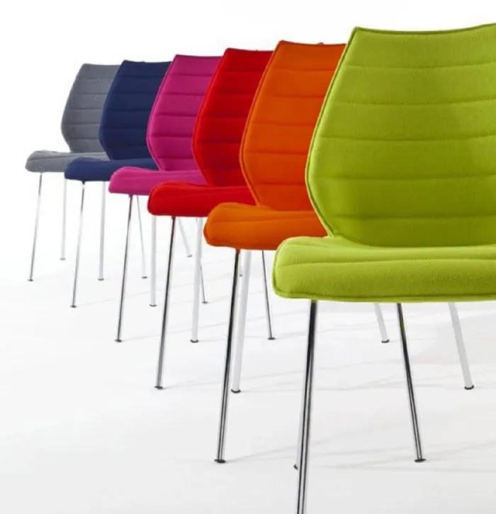 Sedie colorate dell'Ikea