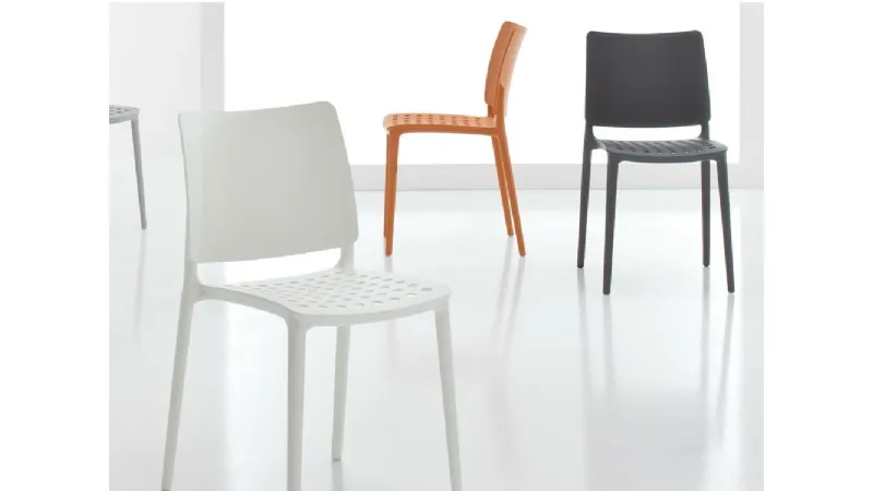 Sedie plastica impilabili