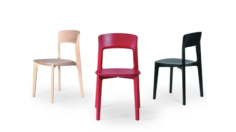 Sedie della collezione Cetonia disegnata da atelier oï per Passoni Design