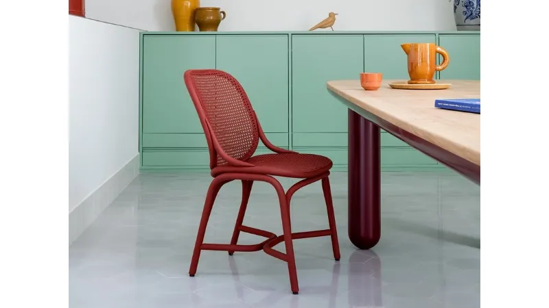 Sedia in rattan della collezione Frames disegnata da Jaime Hayón per Expormim