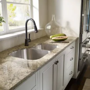 Un piano lavabo per cucina in Silestone