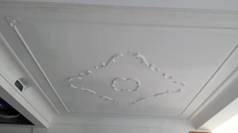 Decorazioni in gesso per soffitto