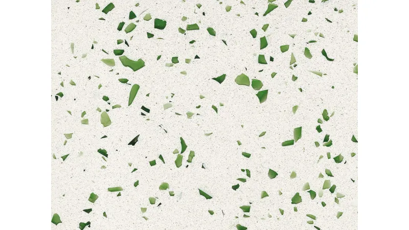 lastra con pagliuzze di vetro verde su sfondo beige chiaro